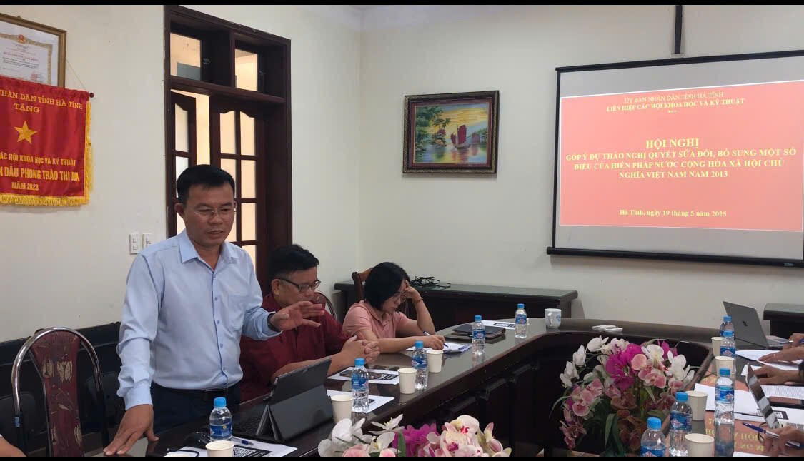 Trí thức Hà Tĩnh đóng góp ý kiến vào Dự thảo sửa đổi, bổ sung Hiến pháp năm 2013