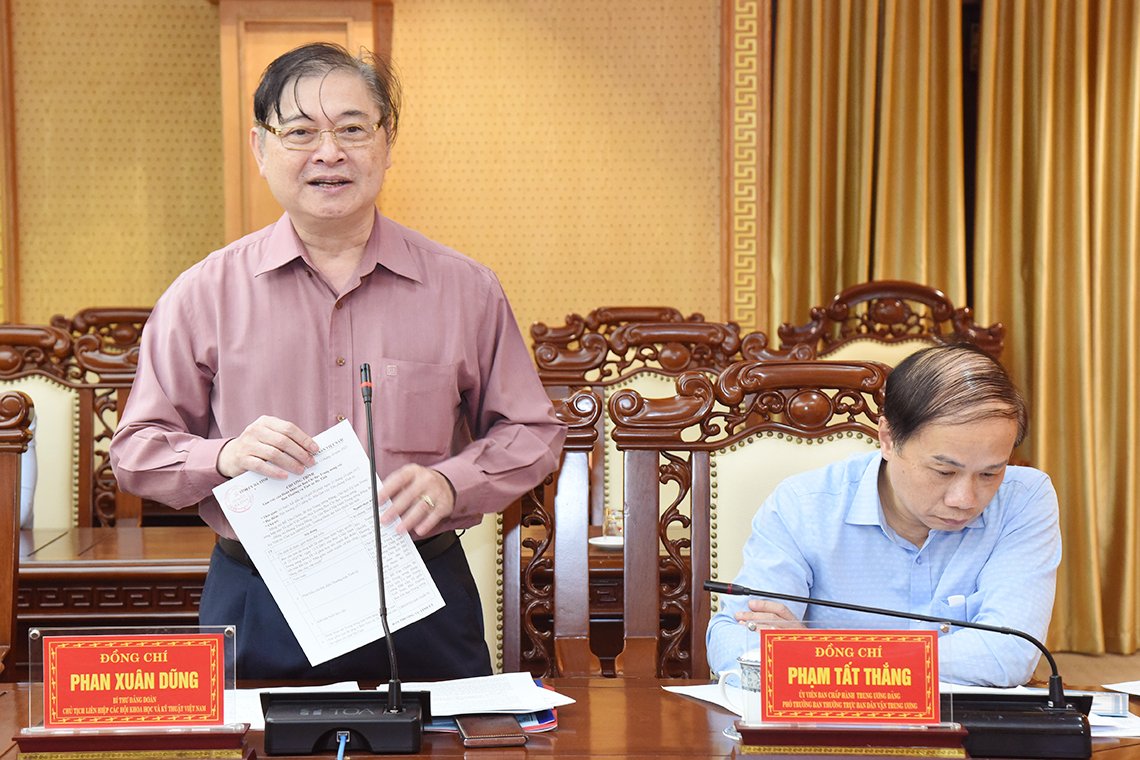 Chủ tịch Phan Xuân Dũng cùng Đoàn khảo sát Ban Chỉ đạo tổng kết Nghị quyết 23 của Trung ương làm việc với Tỉnh ủy Hà Tĩnh